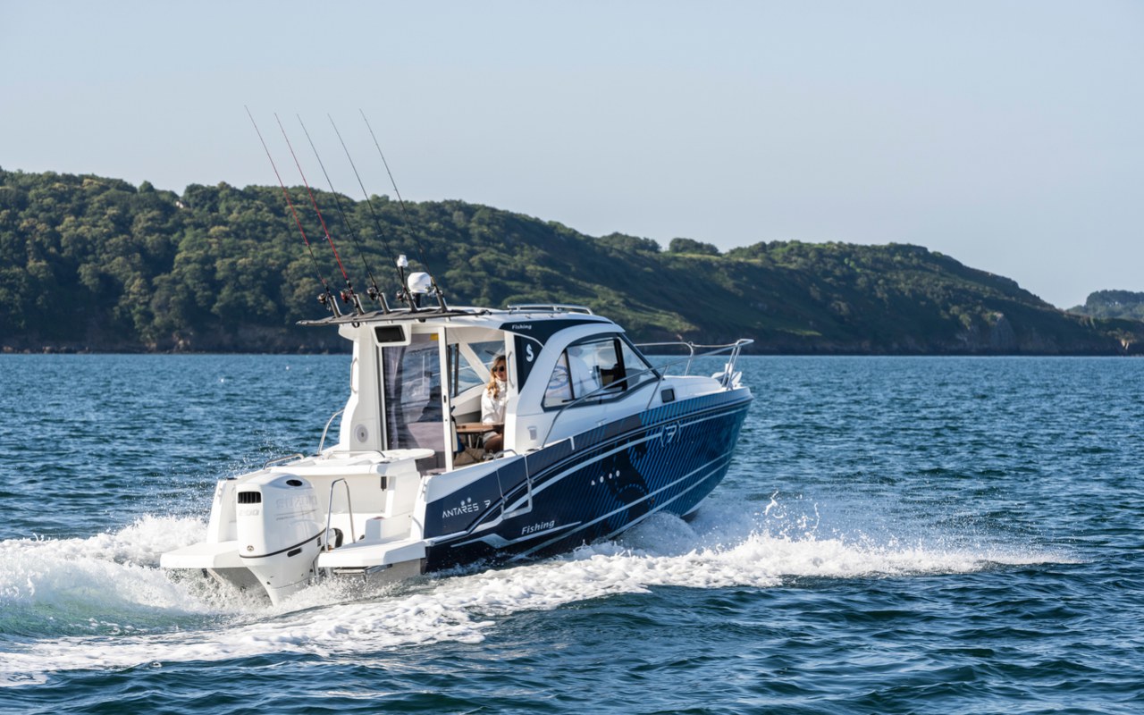 Antares 7 Fishing