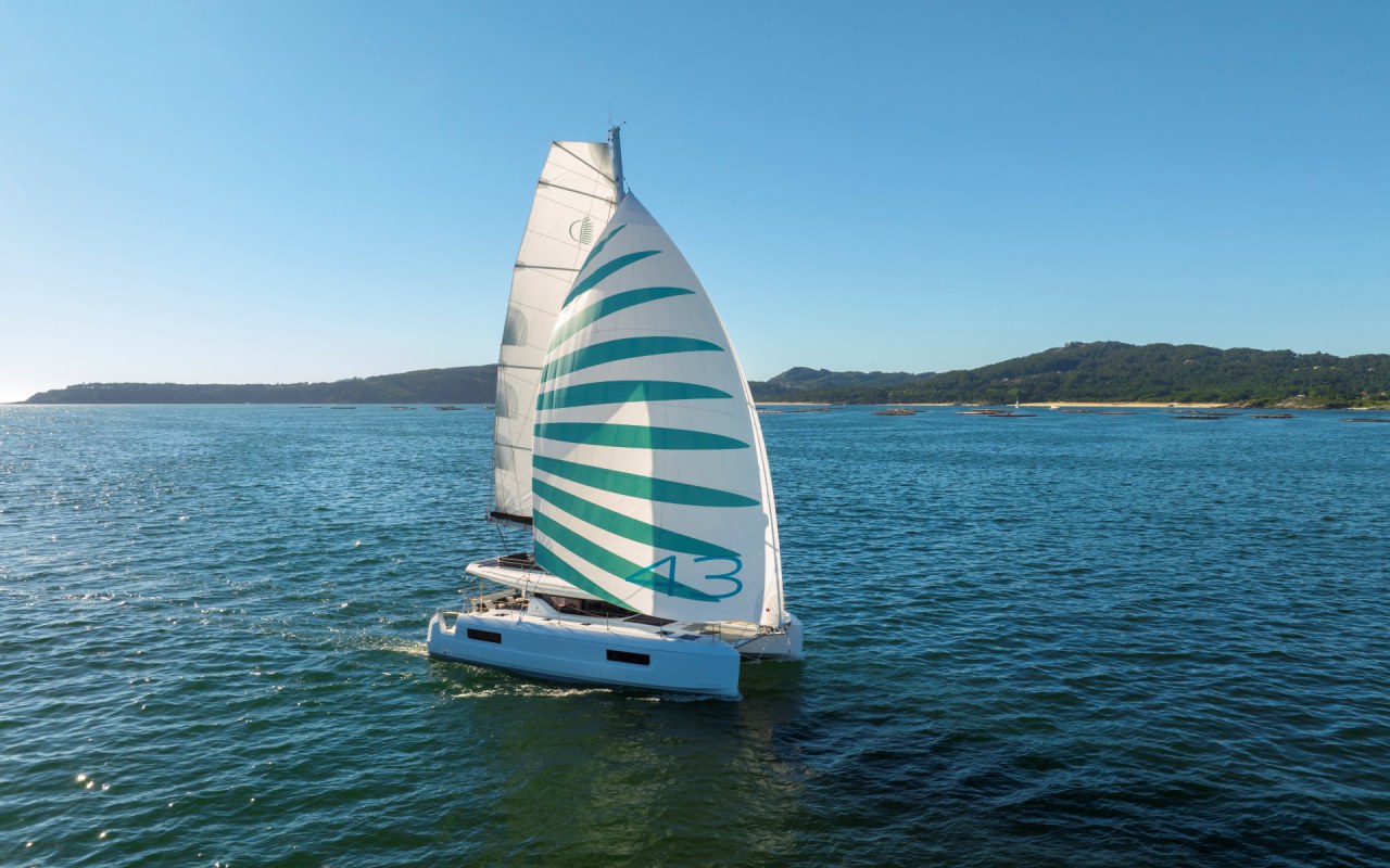 Lagoon 43
