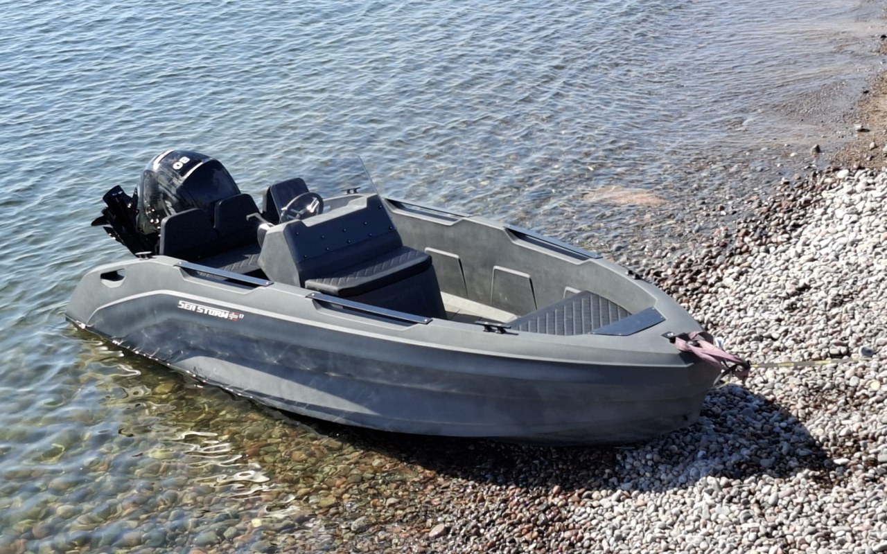 Seastorm 17 HDPE Advantage